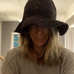 Meet your Posher, Cecile